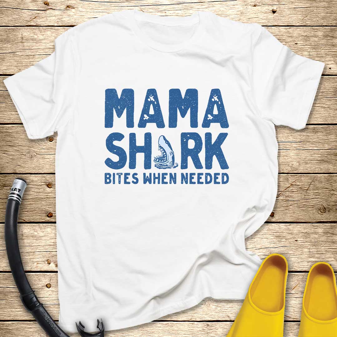 Mama Shark T-Shirt — Cute Family Matching Graphic Tee for Moms