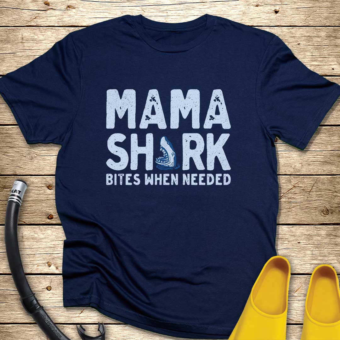 Mama Shark T-Shirt — Cute Family Matching Graphic Tee for Moms