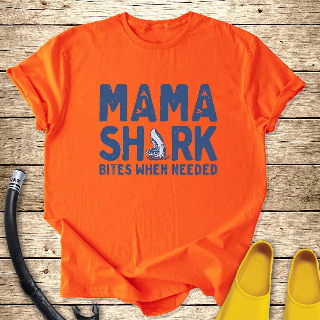 Mama Shark T-Shirt — Cute Family Matching Graphic Tee for Moms