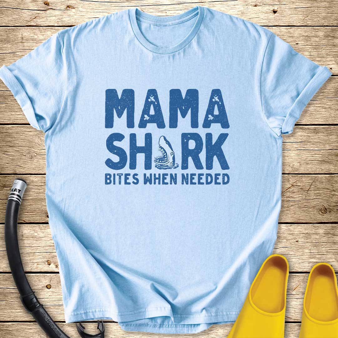 Mama Shark T-Shirt — Cute Family Matching Graphic Tee for Moms