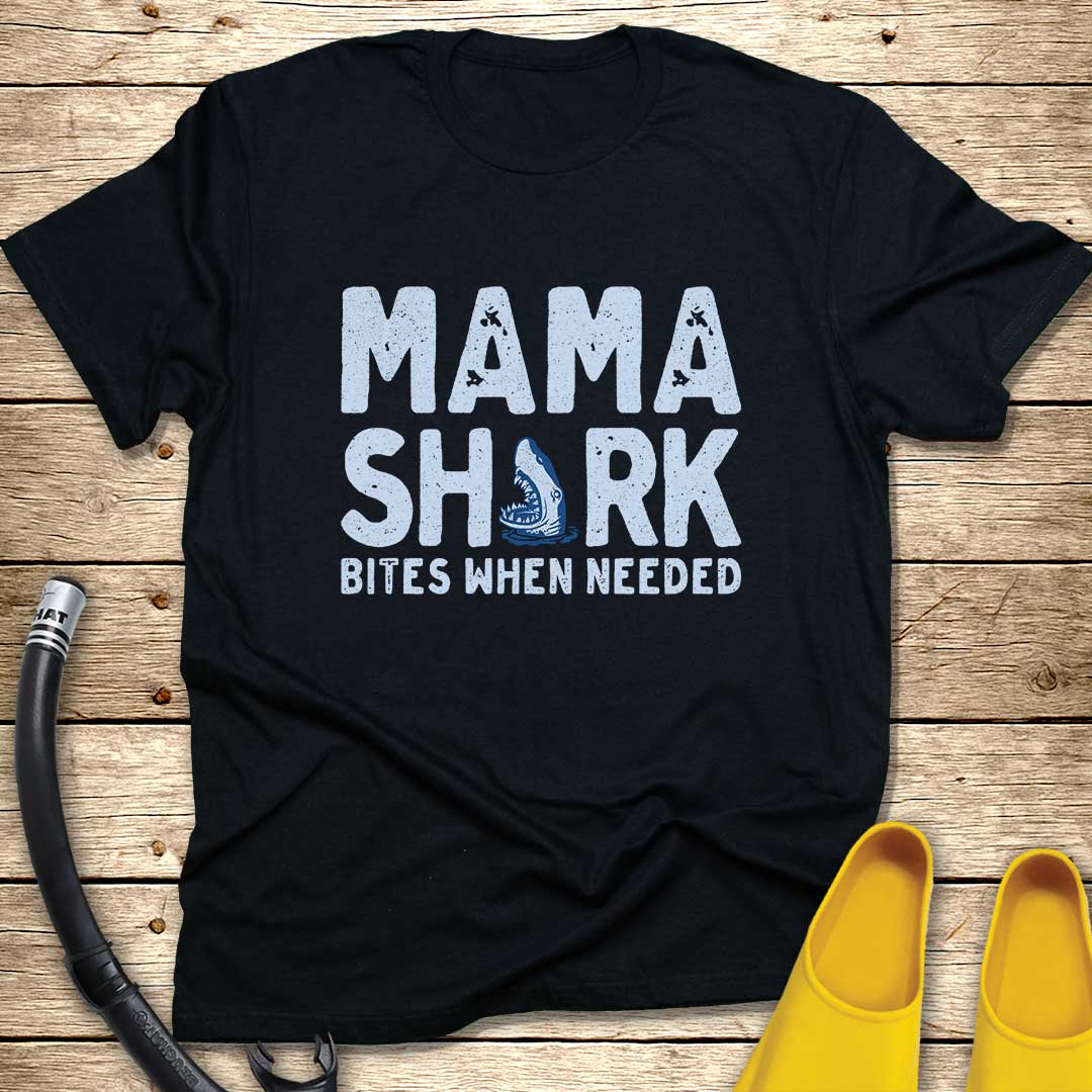 Mama Shark T-Shirt — Cute Family Matching Graphic Tee for Moms