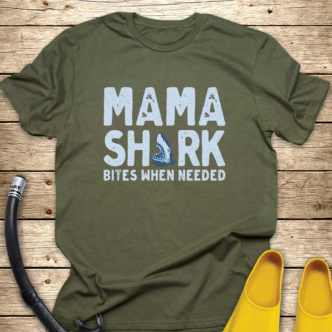 Mama Shark T-Shirt — Cute Family Matching Graphic Tee for Moms